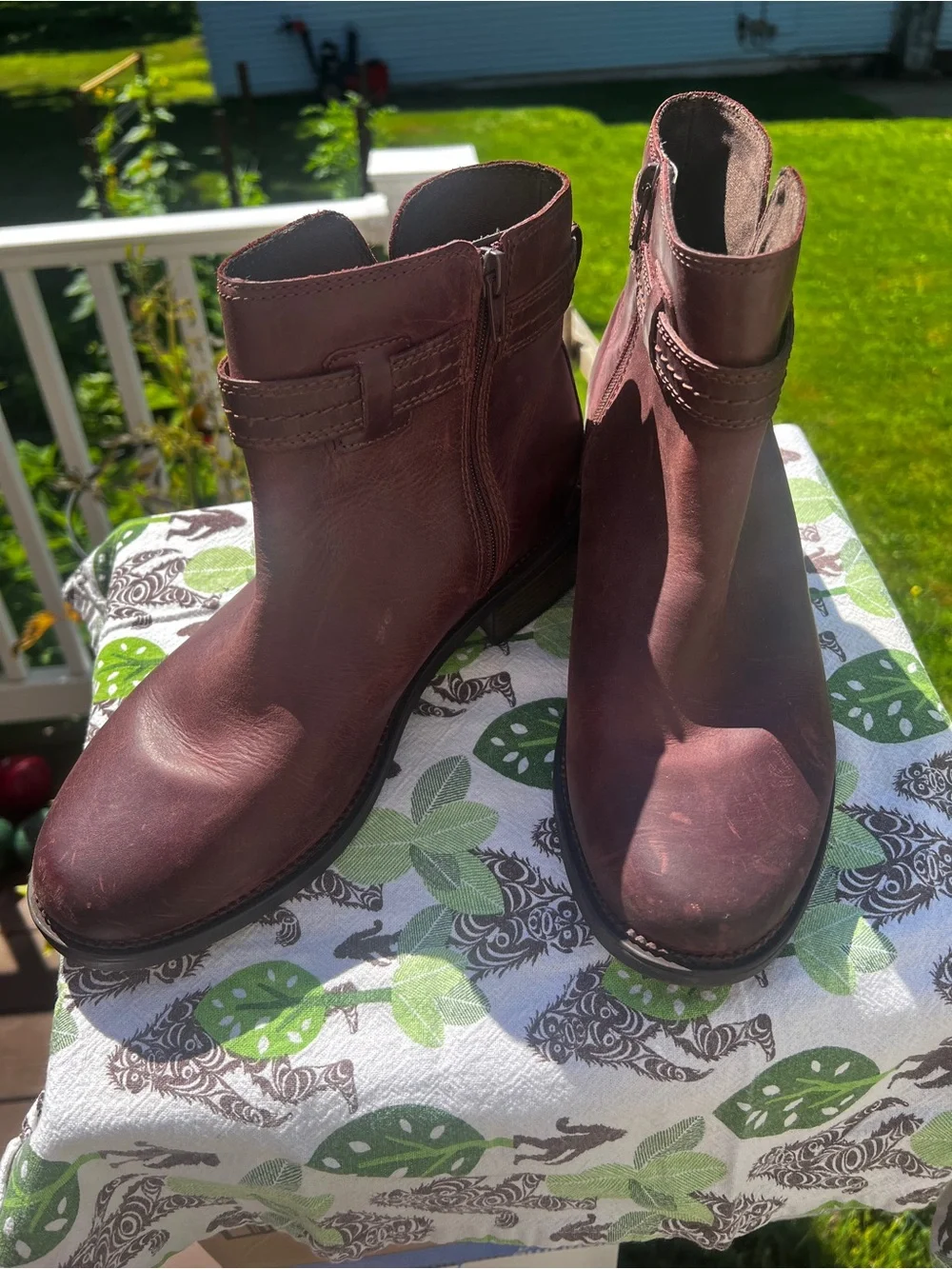 Clark’s Brown Ankle Boots - Classic Zip Bootie